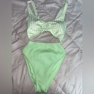 Hollister woman’s swimsuit size xs